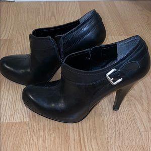 Nine West Black Boots (Bootie-style) size 6